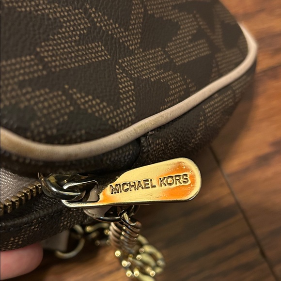 Michael Kors brown crossbody. - Picture 7 of 7